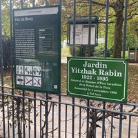 Photo taken at Jardin Yitzhak Rabin by Janner A. on 9/17/2023