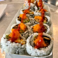 Photo taken at Rollbotto Sushi by Rudi G. on 8/11/2017