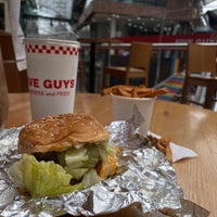 Photo taken at Five Guys by MOHAMMED on 7/1/2022