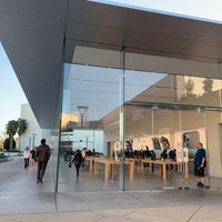 Photo taken at Apple Stanford by Neil M. on 2/14/2020