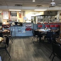 รูปภาพถ่ายที่ Red Rooster Cafe โดย Red Rooster Cafe เมื่อ 12/13/2023