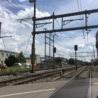 7/6/2016 tarihinde Peter G.ziyaretçi tarafından Bahnhof Uster'de çekilen fotoğraf