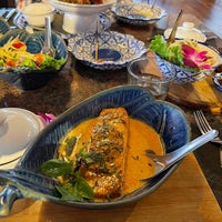 Photo taken at Osha Thai Restaurant &amp;amp; Lounge by 태식 윤. on 8/29/2022