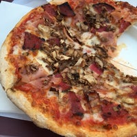Снимок сделан в Ópera : Pizza пользователем Serena C. 10/1/2015