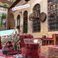 Das Foto wurde bei Büdeyri Âlâ Cafe von Emine Ö. am 7/31/2022 aufgenommen