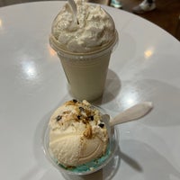8/18/2022 tarihinde Scott F.ziyaretçi tarafından Cone Gourmet Ice Cream'de çekilen fotoğraf