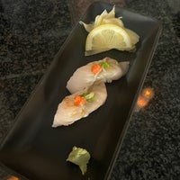 Foto diambil di Sushi Den oleh Paudrey H. pada 4/8/2024