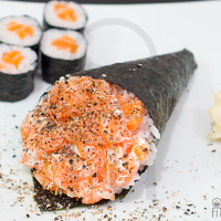 Das Foto wurde bei Orymaki Sushi House &amp;amp; Delivery von Orymaki Sushi House &amp;amp; Delivery am 9/2/2015 aufgenommen