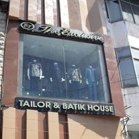 รูปภาพถ่ายที่ The Exclusive Tailor &amp;amp; Batik House โดย The Exclusive Tailor &amp;amp; Batik House เมื่อ 7/3/2022