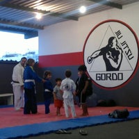 Photo taken at Paulinho - Gordo Jiu-jitsu by Rafael G. on 10/26/2012