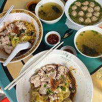 Photo taken at Hill Street Tai Hwa Pork Noodle by Vee W. on 3/10/2024