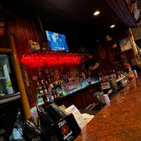 Foto diambil di 8th Ave Tiki Bar And Grill oleh 🇬🇧Al G. pada 8/13/2022