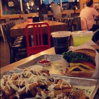 Foto tomada en BurgerFi  por Saad el 12/21/2018