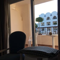 Foto diambil di Hotel Mac Puerto Marina oleh Axelle V. pada 1/29/2017