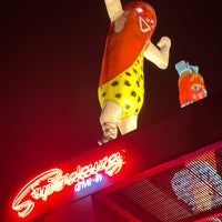 Photo taken at Superdawg Drive-In by Tea R. on 7/6/2023