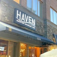 Foto scattata a HAVEN Riverfront Restaurant and Bar da 종광 이. il 8/7/2022