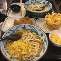 Photo taken at Marugame Seimen (มารุกาเมะ เซเมง) 丸亀製麺 by bam a. on 2/6/2016