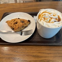 Photo taken at Starbucks by ベリンダ柴戸 on 1/4/2024
