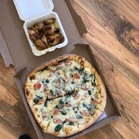 3/6/2023 tarihinde JM T.ziyaretçi tarafından New York Pizzeria'de çekilen fotoğraf