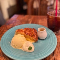 Photo taken at Granny Smith Apple Pie &amp;amp; Coffee by 綾子 亀. on 3/17/2024