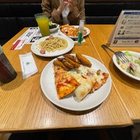 Photo taken at Shakey&amp;#39;s by としぴで on 10/8/2022