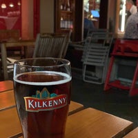 Photo taken at Kilians Irish Pub by Ömür Uğuray S. on 8/20/2022