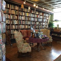 5/1/2016 tarihinde Raechal G.ziyaretçi tarafından Loganberry Books'de çekilen fotoğraf