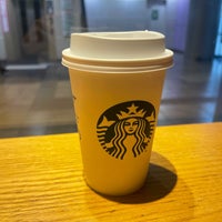 Photo taken at Starbucks by 思い出のオサフニー on 3/30/2024