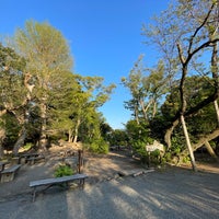 Photo taken at 源氏山公園 by 思い出のオサフニー on 4/9/2023