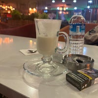 Photo prise au Ab&amp;#39;u Bahreyn Nargile Cafe par Adm D. le3/25/2024