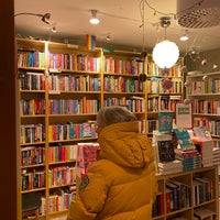 รูปภาพถ่ายที่ The English Bookshop โดย Marieta G. เมื่อ 12/16/2022