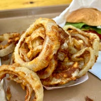Foto diambil di Krazy Jim&amp;#39;s Blimpy Burger oleh Brian F. pada 7/27/2022