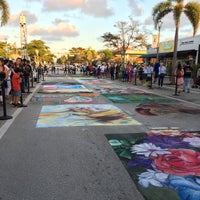 รูปภาพถ่ายที่ Street Painting Festival in Lake Worth, FL โดย Robin D. เมื่อ 2/25/2018