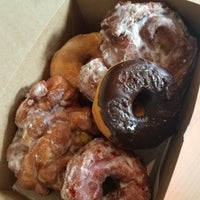 Photo taken at Sugar Shack Donuts &amp;amp; Coffee by Jay C. on 1/7/2019