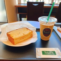 Photo taken at Tully&amp;#39;s Coffee by まめ (. on 7/16/2023