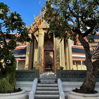Photo taken at Wat Ratchabophit by Vasilii O. on 11/11/2023
