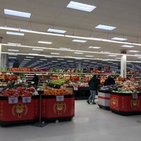 Foto scattata a Walmart Supercentre da Pegah M. il 12/31/2021