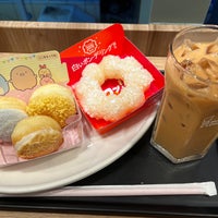 Photo taken at Mister Donut by TOMOHITO S. on 7/9/2023