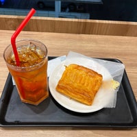 Photo taken at Mister Donut by TOMOHITO S. on 7/22/2023