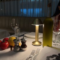 Das Foto wurde bei LPM Restaurant &amp;amp; Bar von Haifa A. am 4/27/2024 aufgenommen