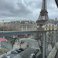 รูปภาพถ่ายที่ Hôtel Pullman Paris Tour Eiffel โดย saleh เมื่อ 2/16/2024