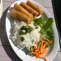 Снимок сделан в Ben Tre Vietnamese Homestyle Cuisine пользователем Matthew C. 10/30/2022