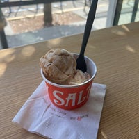 Photo taken at Salt &amp;amp; Straw by Constantina S. on 9/22/2022