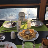 Photo taken at Elit Tekirdağ Gemi Restaurant by Yılmaz Y. on 5/21/2017