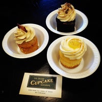 11/10/2013にAshley L.がThe Cupcake Shoppe and Bakeryで撮った写真