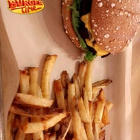 10/22/2016에 Bad00ur님이 MOOYAH Burgers, Fries &amp;amp; Shakes에서 찍은 사진