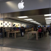 Photo taken at Apple West Edmonton by tsvnq on 7/23/2016