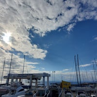 Photo taken at Hayama Marina by なが on 1/29/2023