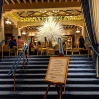 Das Foto wurde bei Palm Court at The Drake Hotel von narni am 1/18/2020 aufgenommen