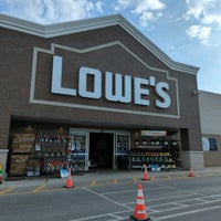 Photo taken at Lowe&amp;#39;s by narni on 7/5/2022